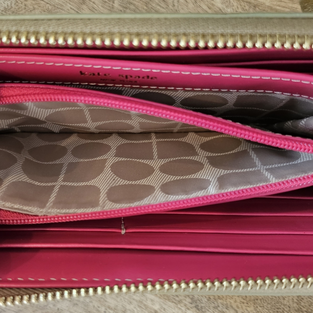 Kate Spade Leather Wallet - Picture 8 of 8